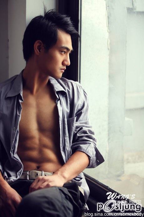 ถอดโชว์เรือนร่าง 80