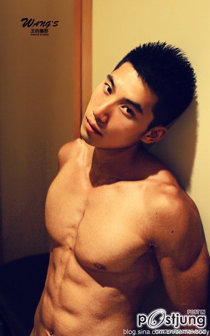 ถอดโชว์เรือนร่าง 80