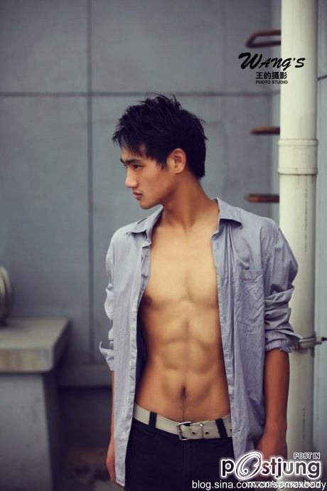 ถอดโชว์เรือนร่าง 80