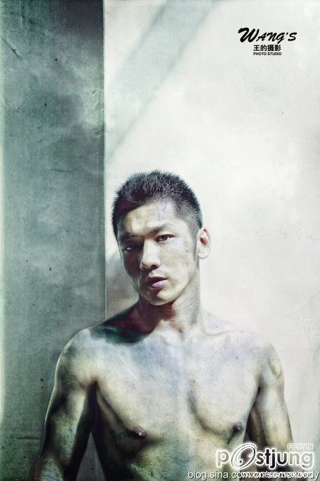 ถอดโชว์เรือนร่าง 80