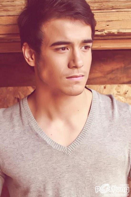 ถอดโชว์เรือนร่าง 81