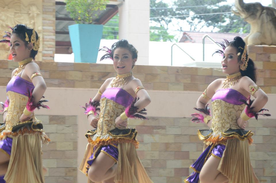 หลีด & กองเชียร์ บุรีรัมย์พิทยาคม 2555