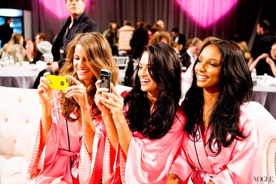 [Backstage]  Victoria's Secret Fashion Show 2012