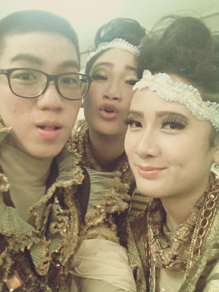 กีฬาสี โรงเรียนประภามนตรี2 คณะอินทนิล สีเขียว ปี55