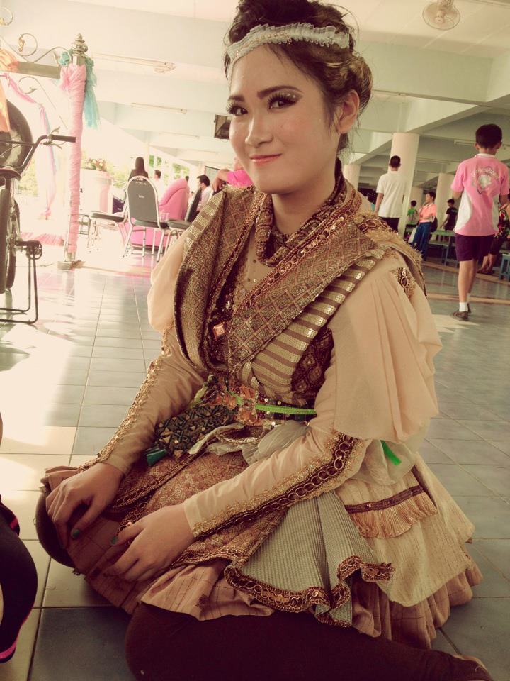 กีฬาสี โรงเรียนประภามนตรี2 คณะอินทนิล สีเขียว ปี55