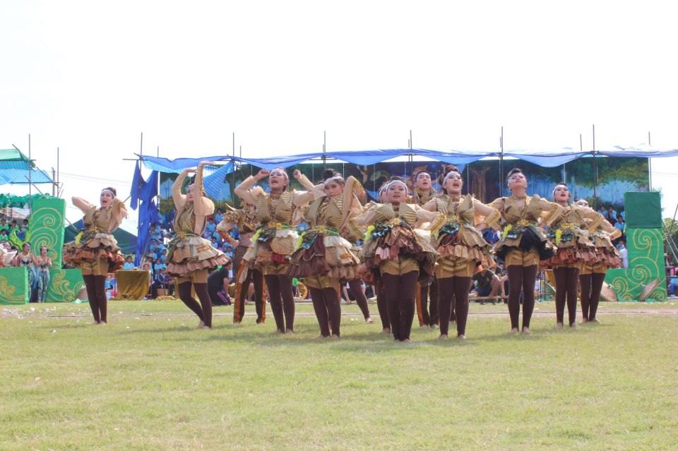 กีฬาสี โรงเรียนประภามนตรี2 คณะอินทนิล สีเขียว ปี55