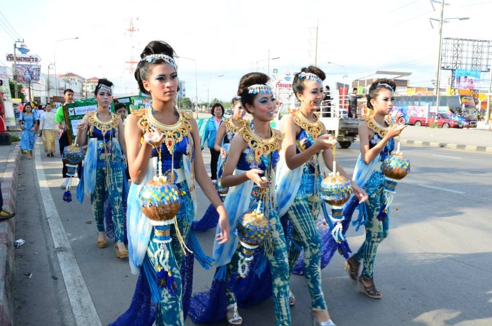 กีฬาสี โรงเรียนประภามนตรี2 คณะอินทนิล สีเขียว ปี55