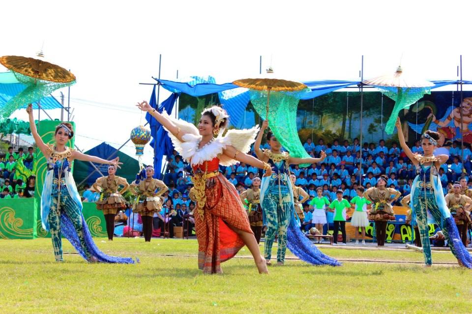 กีฬาสี โรงเรียนประภามนตรี2 คณะอินทนิล สีเขียว ปี55