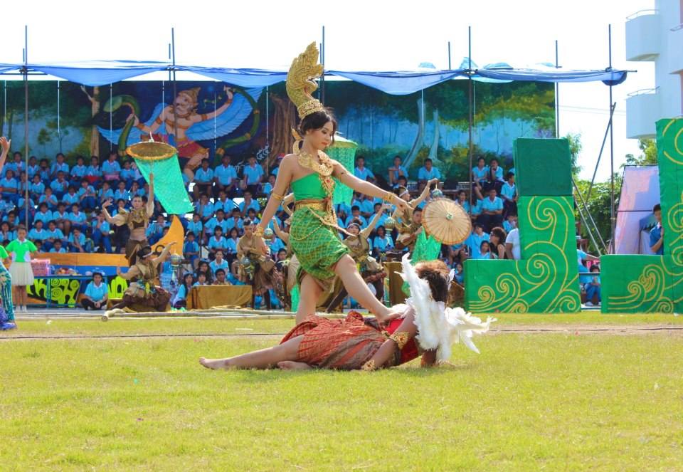กีฬาสี โรงเรียนประภามนตรี2 คณะอินทนิล สีเขียว ปี55