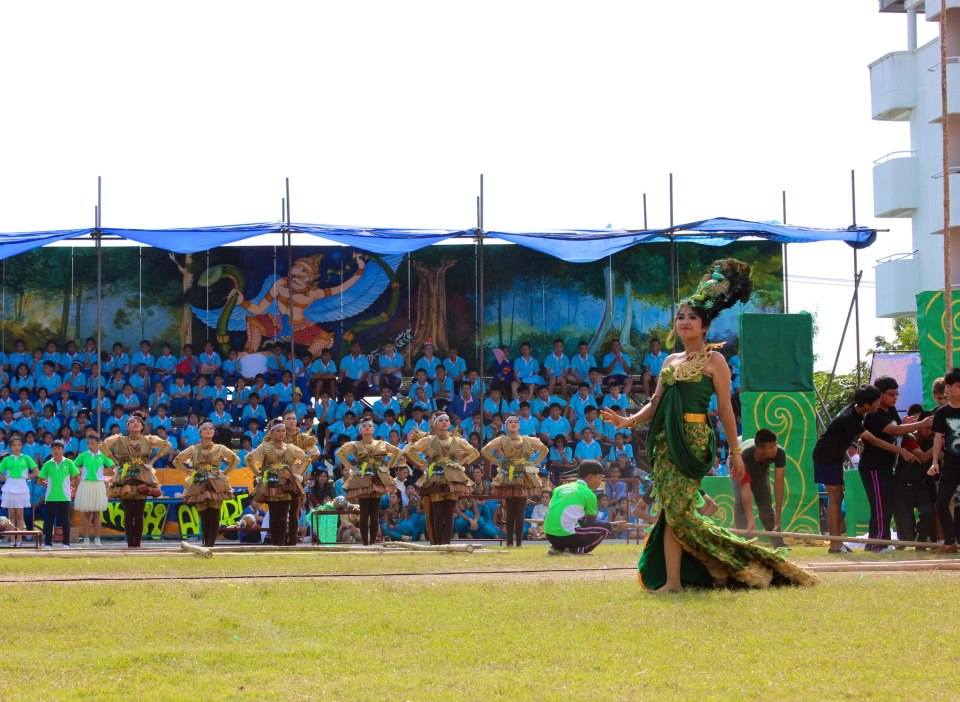 กีฬาสี โรงเรียนประภามนตรี2 คณะอินทนิล สีเขียว ปี55
