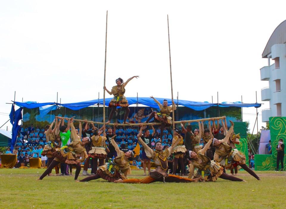 กีฬาสี โรงเรียนประภามนตรี2 คณะอินทนิล สีเขียว ปี55