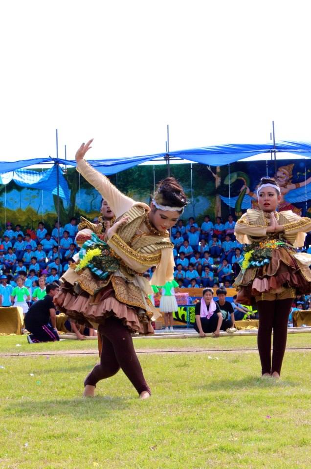 กีฬาสี โรงเรียนประภามนตรี2 คณะอินทนิล สีเขียว ปี55