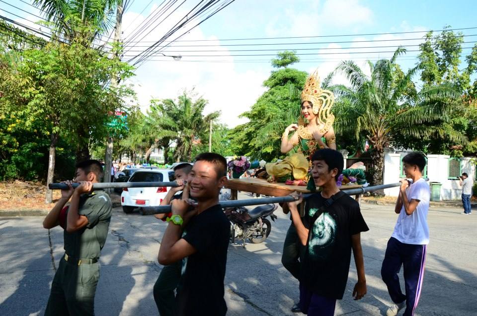 กีฬาสี โรงเรียนประภามนตรี2 คณะอินทนิล สีเขียว ปี55