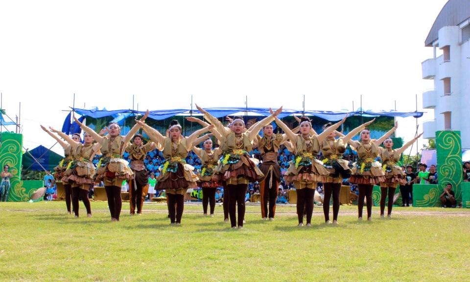 กีฬาสี โรงเรียนประภามนตรี2 คณะอินทนิล สีเขียว ปี55