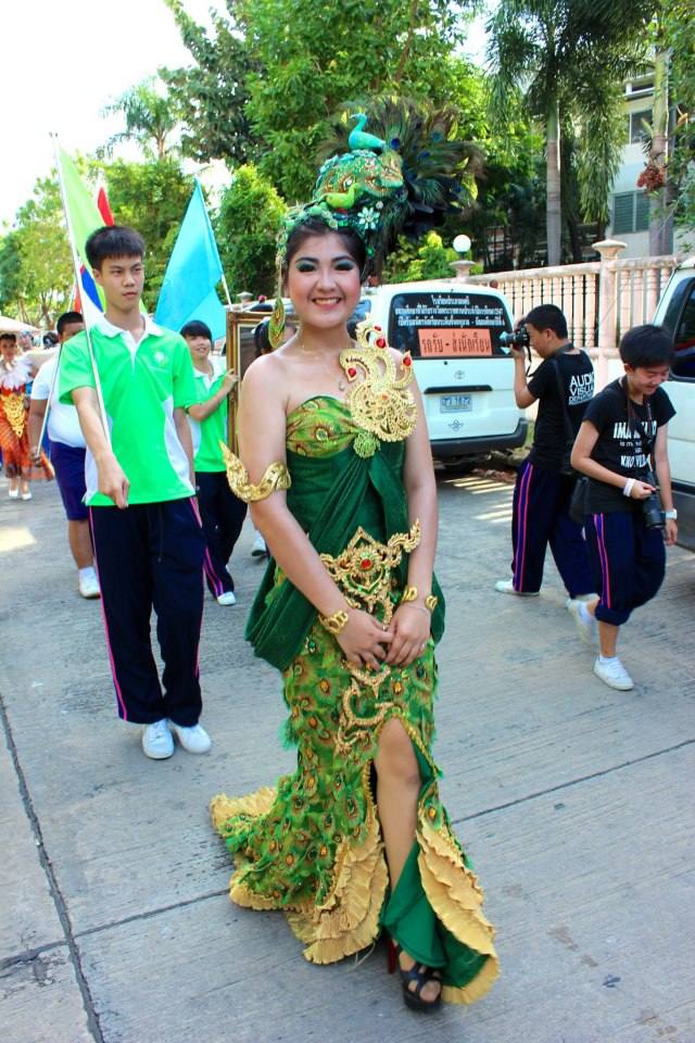 กีฬาสี โรงเรียนประภามนตรี2 คณะอินทนิล สีเขียว ปี55