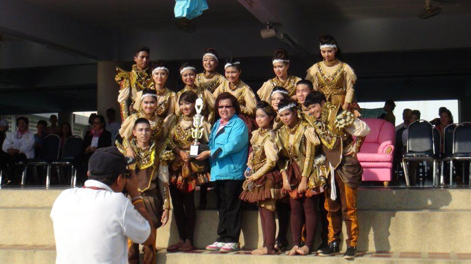 กีฬาสี โรงเรียนประภามนตรี2 คณะอินทนิล สีเขียว ปี55