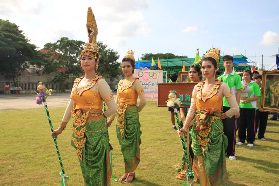 กีฬาสี โรงเรียนประภามนตรี2 คณะอินทนิล สีเขียว ปี55