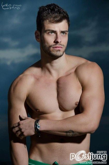 Lucas Malvacini by L&euml;o Castro