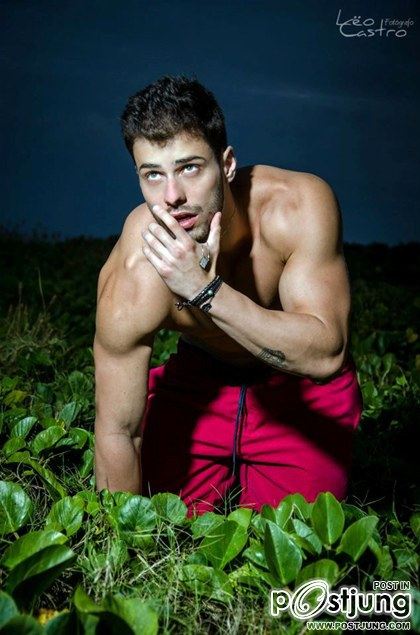 Lucas Malvacini by L&euml;o Castro