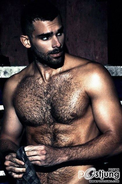 Maklon Barcaro for Revista Junior