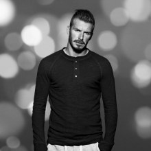 เดวิด เบ็คเเฮม โชว์ตุง ชุดชั้นในชาย เเฟชั่นท้าลมหนาว H&M Holiday