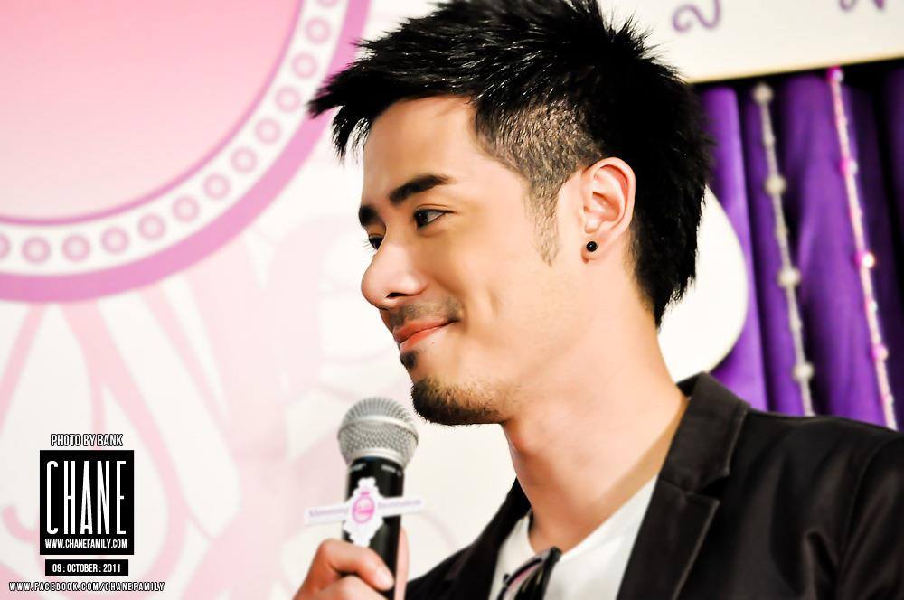 ดาวร้าย คืนนี้ลงจอ