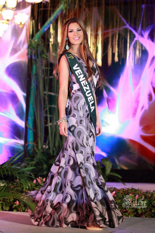 Miss Venezuela Earth 2012 รอบชุดราตรี ชุดว่ายน้ำ