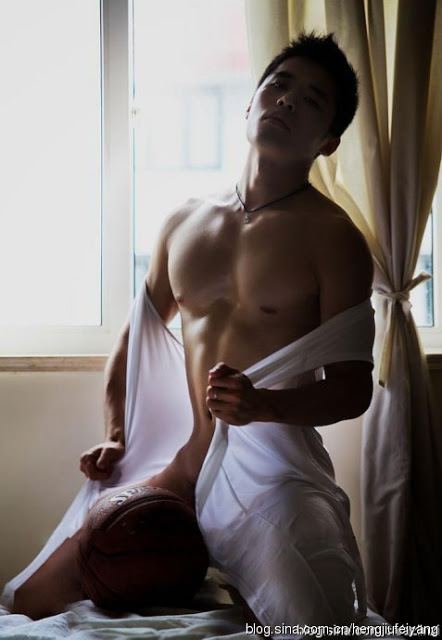 หนุ่มตี๋ หล่อ น่ารัก