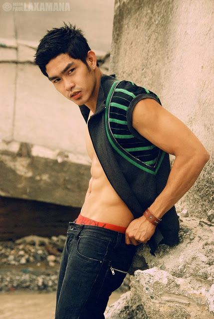 หนุ่มตี๋ หล่อ น่ารัก