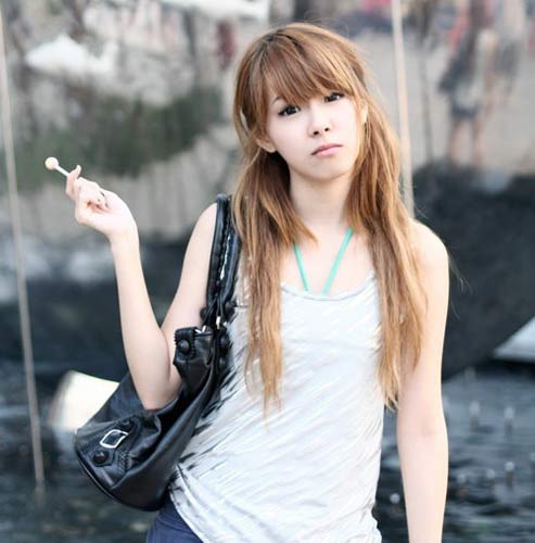 "ทับทิม VRZO" สาวสุดฮอตในโลกออนไลน์