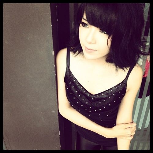 "ทับทิม VRZO" สาวสุดฮอตในโลกออนไลน์