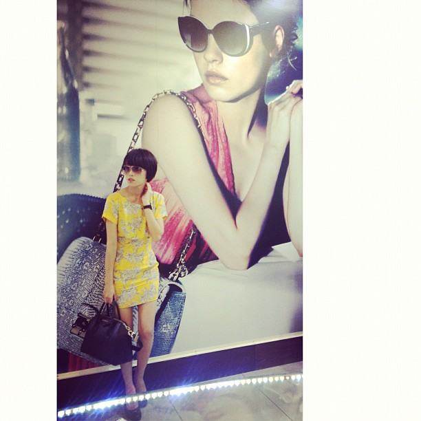 แอปเปิ้ล สีสะเหงี่ยน ไฮโซสาวลาว น่ารักซะ