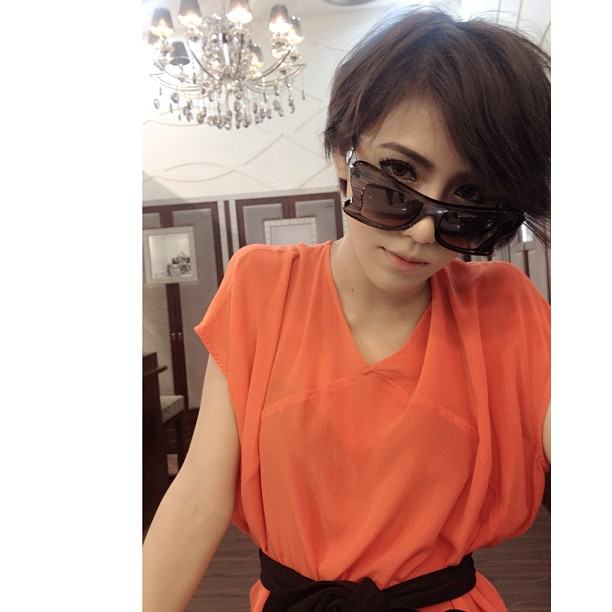 แอปเปิ้ล สีสะเหงี่ยน ไฮโซสาวลาว น่ารักซะ