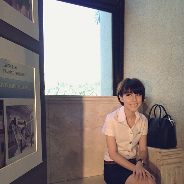 แอปเปิ้ล สีสะเหงี่ยน ไฮโซสาวลาว น่ารักซะ