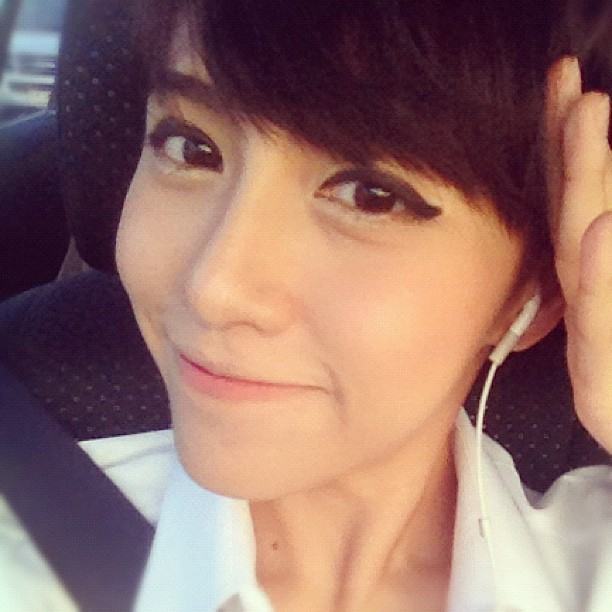 แอปเปิ้ล สีสะเหงี่ยน ไฮโซสาวลาว น่ารักซะ