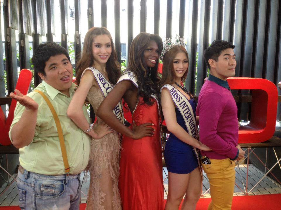 อัพเดทภาพกิจกรรม Kevin Balot : Miss International Queen2012 (16 พ.ย.55)