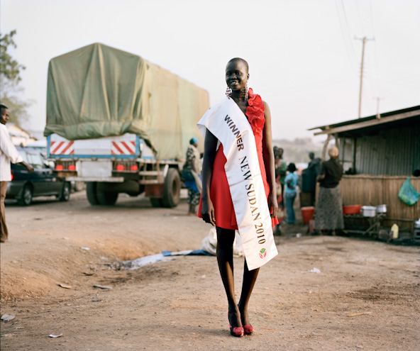 miss earth 2012 ได้แก่ south sudan  อิอิอิ