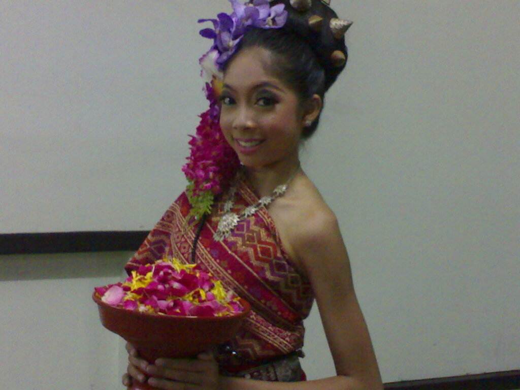 สาวน้อย บ่อสร้าง อ.สันกำแพงเจ้า