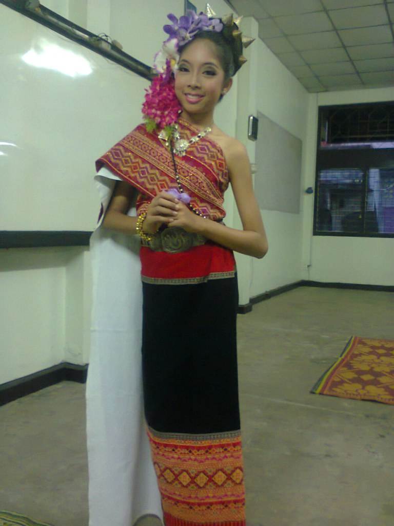 สาวน้อย บ่อสร้าง อ.สันกำแพงเจ้า