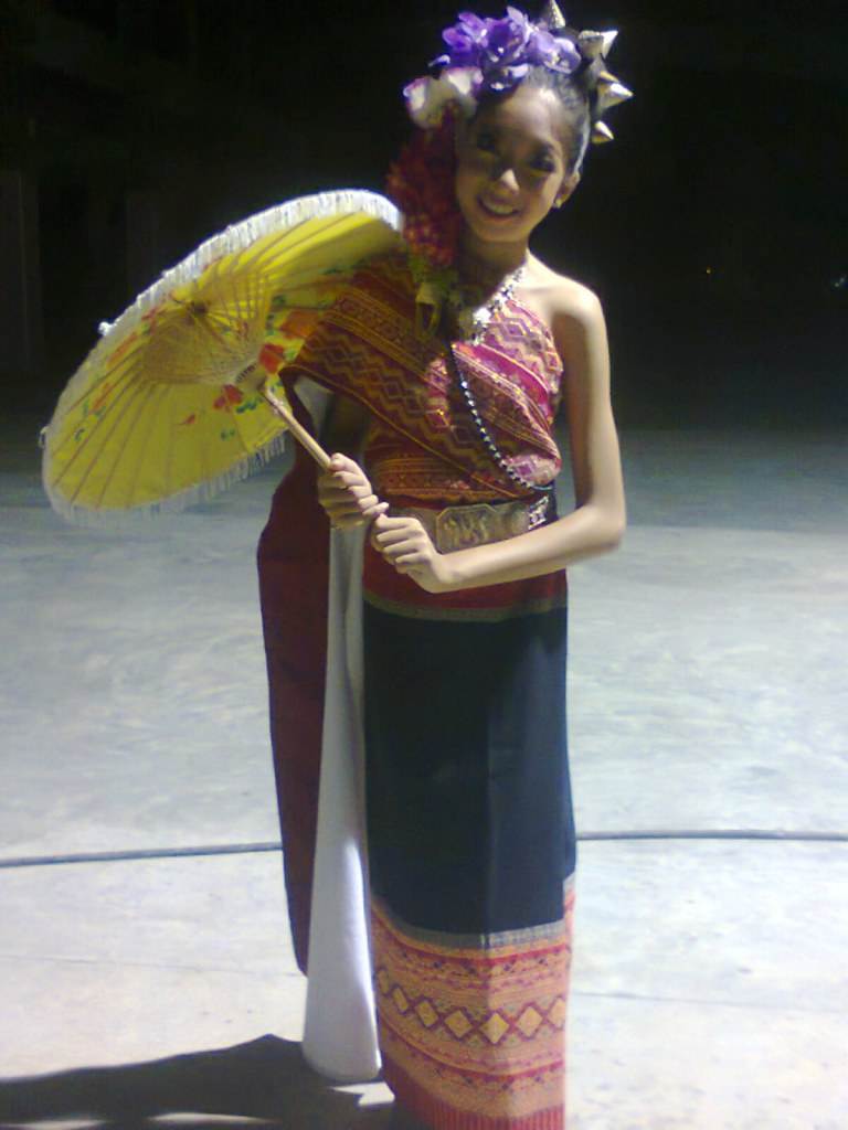 สาวน้อย บ่อสร้าง อ.สันกำแพงเจ้า