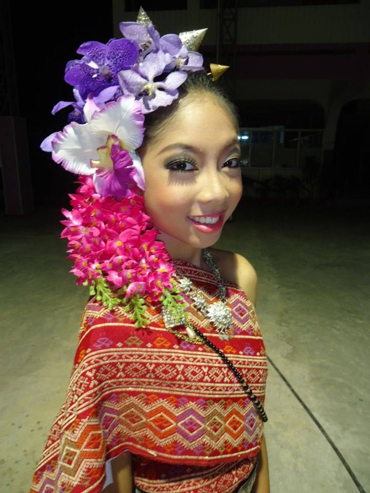 สาวน้อย บ่อสร้าง อ.สันกำแพงเจ้า