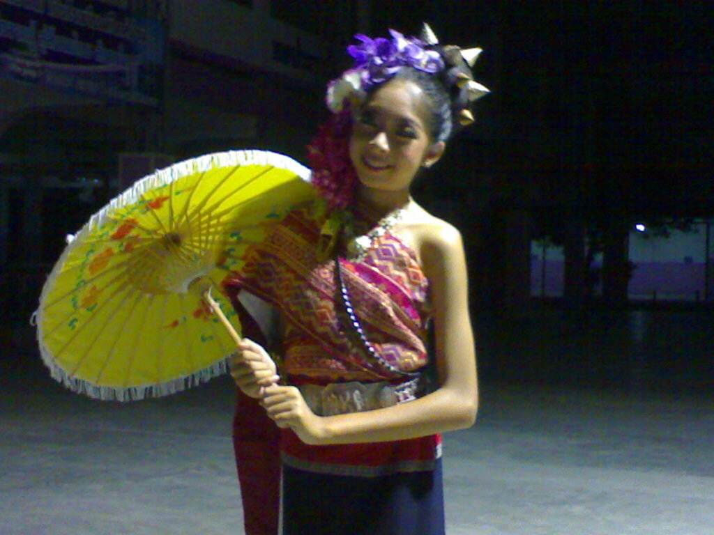 สาวน้อย บ่อสร้าง อ.สันกำแพงเจ้า