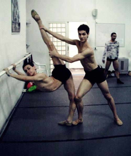 เมื่อผู้ชายเต้นบัลเล่ต์