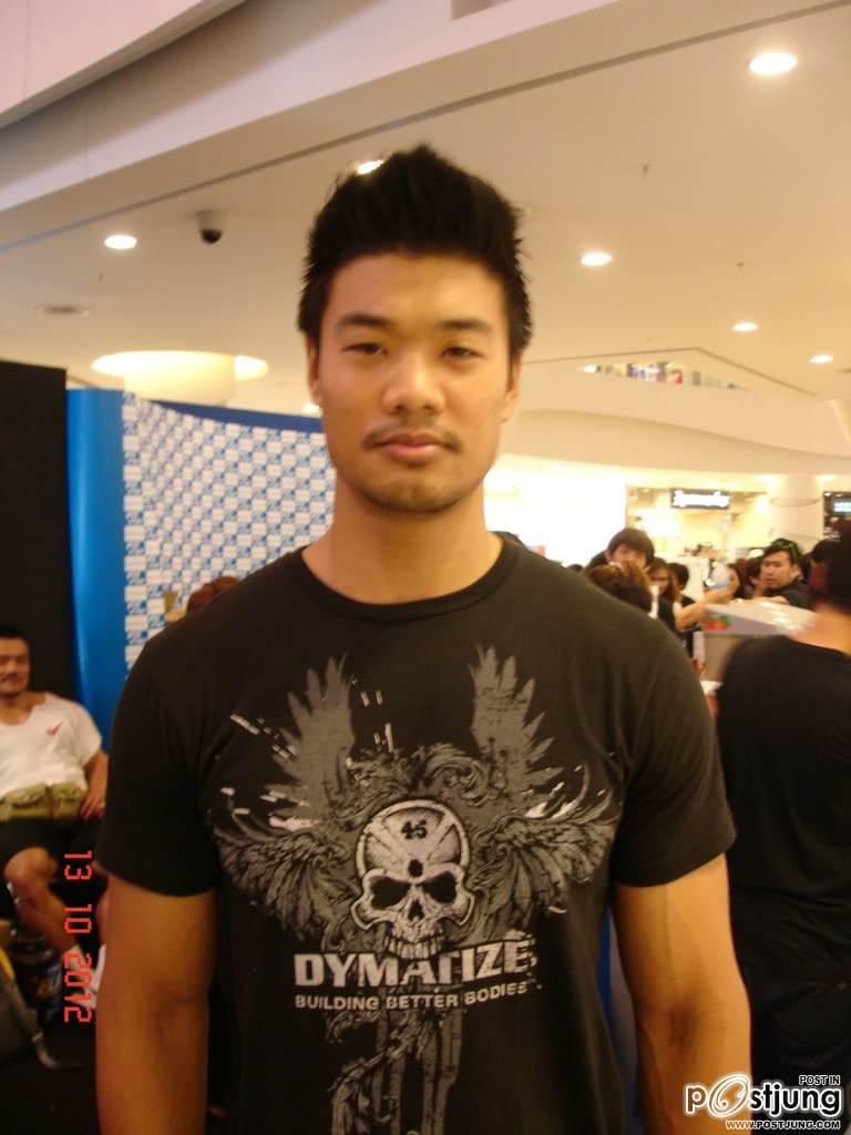 นายแบบไทยแบบเจ้าเนื้อล่ำๆ