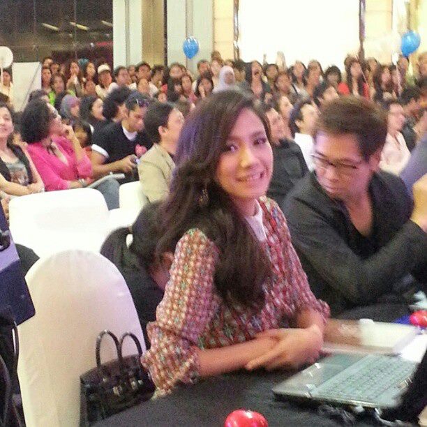 "อั้ม พัชราภา"@gossip girl 2012 !!,