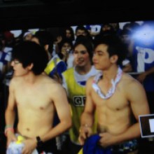 เอิร์ธ ท๊อป Suckseed ถอดเสื้อโชว์ซิกแพค