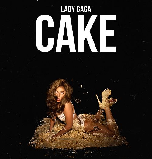 Lady Gaga โพสต์รูป ใส่ชุดชั้นใน นอนกลิ้งบนเค้ก