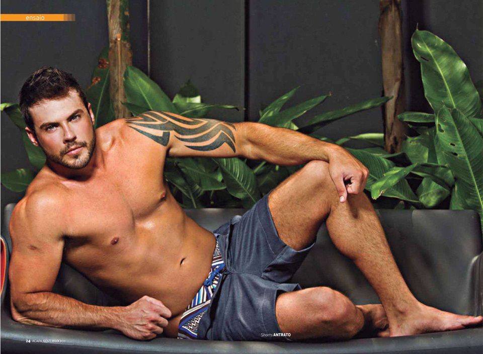 Felipe Zabloski @ A Capa Brazil November 2012