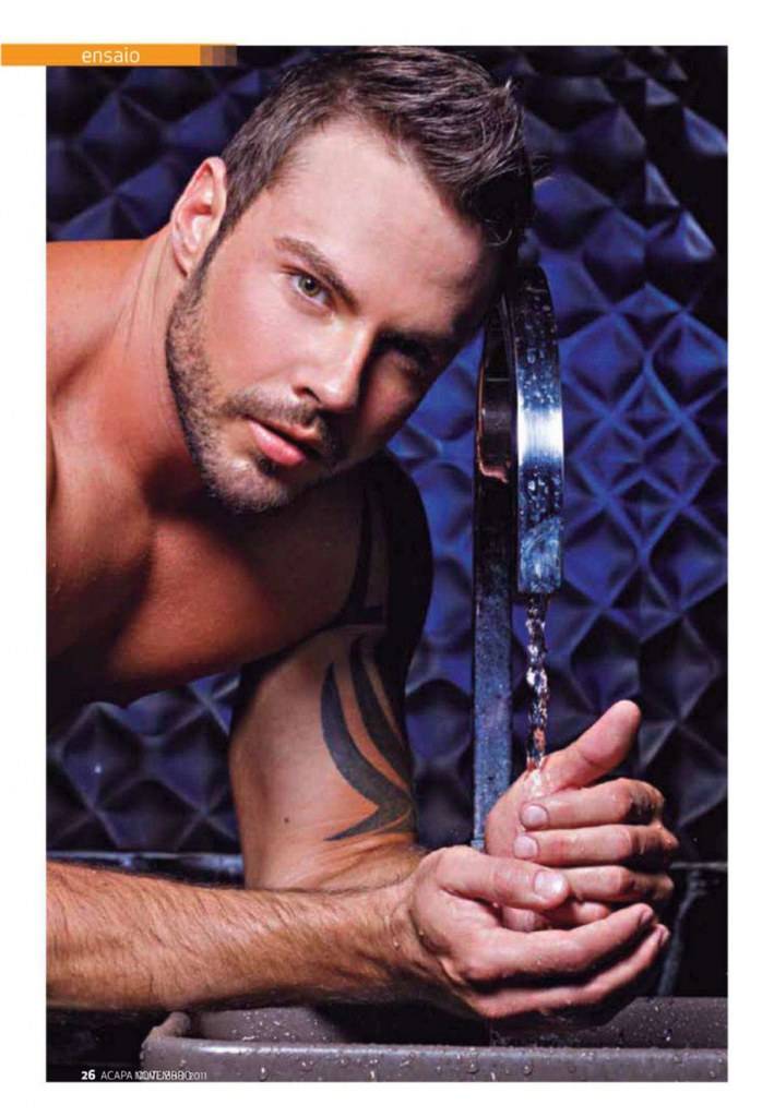 Felipe Zabloski @ A Capa Brazil November 2012