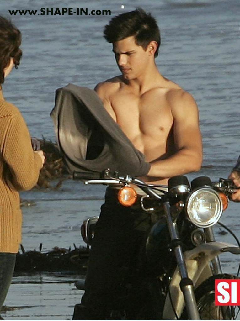 เทย์เลอร์ เลาท์เนอร์ นักรบหมาป่า ทไวไลท์ หุ่นล่ำได้ใจจริงๆ